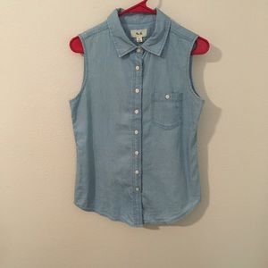 NWOT Per Se Sleeveless Chambray Shirt